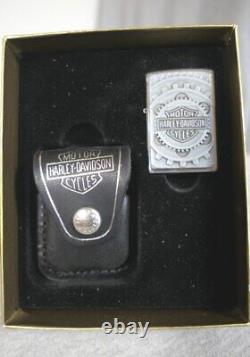 2002 Pewter Harley Davidson Bar & Shield Gears Zippo Lighter w Box, Leather Case