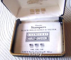 Harley Davidson Stamper 10K Black Hills Gold Bar & Shield Leaf Necklace NOS Box