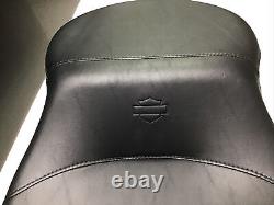 Harley OEM 08-17 Touring 2-Up Wide Seat withBar & Shield Logo