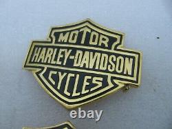 Pair NOS original Harley Davidson Bar & Shield Medallions 99033-82V Shovelhead