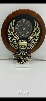 Rare Harley Davidson Motorcycles Eagle Bar Shield Cherry Wood Bulova Wall Clock
