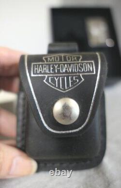 1997 Chrome Harley Davidson Bar & Shield Eagle Zippo Lighter avec boîte, étui en cuir