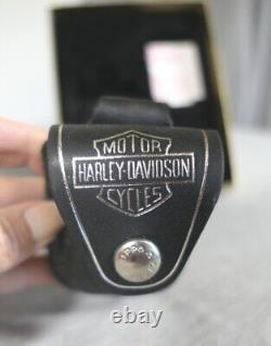 2002 Briquet Zippo Harley Davidson Bar & Shield en étain avec boîte, étui en cuir