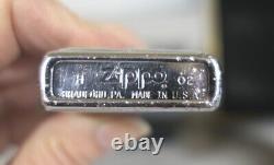 2002 Briquet Zippo Harley Davidson Bar & Shield en étain avec boîte, étui en cuir