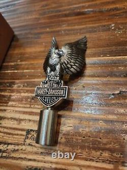 2003 Harley Davidson POIGNEE DE TIREUSE À BIERE AIGLE EN ÉTAIN Bar & Shield 97851-03v NEUF