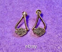 Boucles d'oreilles en or jaune 10 carats avec pendentif Harley-Davidson Bar Shield