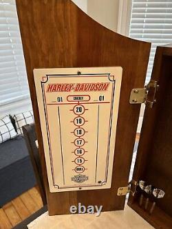 Cabinet en bois de pin pour cible de fléchettes avec le logo Harley-Davidson Bar & Shield