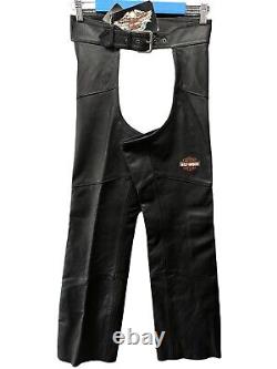 Chaps de moto Harley Davidson pour femmes XS en cuir noir avec logo Bar Shield en stock pour motards.