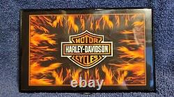 Dominos enflammés avec le logo Harley Davidson Bar And Shield. Neufs dans leur boîte d'origine, promotionnels.