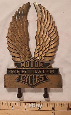 Emblème de porte-bagages arrière Vintage d'occasion Harley-Davidson Winged Bar and Shield des années 1970