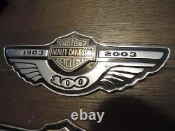 Emblèmes de réservoir du 100e anniversaire de Harley Davidson, limités, en forme de barre et bouclier en or, d'occasion.