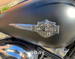 Emblèmes de réservoir, signes de réservoir Harley FXDF Bar&shield 62318-08