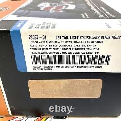 Feu arrière LED NOS Genuine Harley Bar & Shield avec lentille fumée et contour noir 68087-08