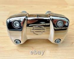 Harley Chrome Bar & Shield 1¼ Handlebar Clamp & Risers M8 Sport Glide 55900110 
 <br/>  
 <br/>Harley Chrome Bar & Shield 1¼ Serre-cintre et rehausseurs M8 Sport Glide 55900110