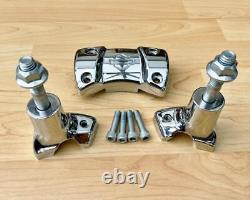 Harley Chrome Bar & Shield 1¼ Handlebar Clamp & Risers M8 Sport Glide 55900110

<br/>  	<br/>	
Harley Chrome Bar & Shield 1¼ Serre-cintre et rehausseurs M8 Sport Glide 55900110