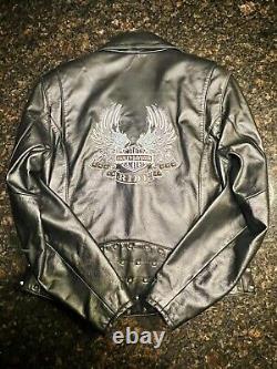 Harley Davidson Femmes Veste en Cuir Noir Cloutée avec Ailes Teal et Écusson Taille SM