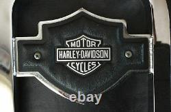 Harley Davidson Oem Sissy Bar / Emblème Rembourré & Pad 99013-82 Dyna Fxr Bar Shield