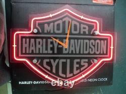 Harley-davidson Black & Gray Échec Bar & Bouclier Orange Neon Horloge Hdl-16651