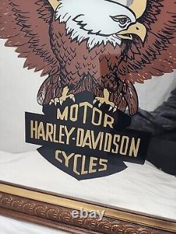 Miroir mural Harley Davidson avec aigle bouclier gravé en bois encadré 27x21Vtg Grand