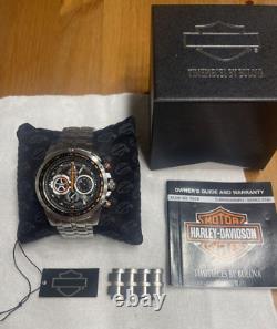 Montre-bracelet Harley-Davidson pour homme en chronographe noir Bulova Bar & Shield 78B121