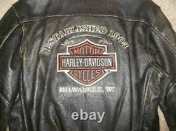 Nouveau Vtg Harley Est. 1903 Bar & Shield Bombardeur De Moto Lettre Distrait Jacket