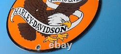 Panneau en porcelaine de moto vintage Harley Davidson avec l'emblème de bar, l'aigle chauve.