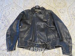 Rare Harley Davidson Men's XL Vintage Metal Bar Shield Black Leather Jacket<br/> <br/>Traduction en français: Rare Harley Davidson Veste en cuir noire vintage pour homme avec bouclier en métal Bar en taille XL