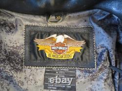 Rare Harley Davidson Men's XL Vintage Metal Bar Shield Black Leather Jacket

<br/>

  

 <br/>
Traduction en français: Rare Harley Davidson Veste en cuir noire vintage pour homme avec bouclier en métal Bar en taille XL