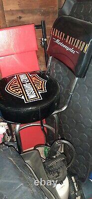 Tabouret de bar Harley-Davidson Bar & Shield avec dossier