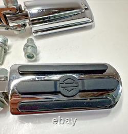 Véritables Repose-pieds de Passager de Route Bar & Shield en Caoutchouc Chrome OEM Harley