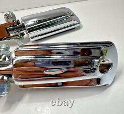 Véritables Repose-pieds de Passager de Route Bar & Shield en Caoutchouc Chrome OEM Harley