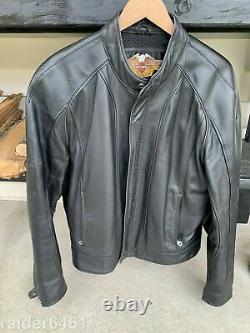 Veste en cuir Harley Embossed Spell-Out / Bar & Shield pour homme, taille L, 97009-04VM en excellent état