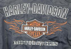 Veste pour homme Harley Davidson XL en nylon noir avec des flammes, un bouclier de bar et une fermeture éclair.