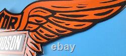 'Vintage 35 Harley Davidson Motorcycle Porcelain Gas Bike Bar & Shield Logo Sign' would be translated to: 'Enseigne vintage en porcelaine pour moto à essence Harley Davidson 35 avec logo Bar & Shield'