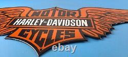 'Vintage 35 Harley Davidson Motorcycle Porcelain Gas Bike Bar & Shield Logo Sign' would be translated to: 'Enseigne vintage en porcelaine pour moto à essence Harley Davidson 35 avec logo Bar & Shield'