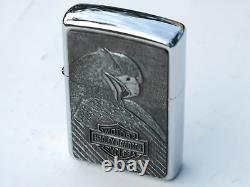 ZIPPO HARLEY DAVIDSON 1997 VINTAGE, EN ÉTAIN AVEC L'INSIGNE DE LA BARRE ET DU BOUCLIER AVEC UN AIGLE RARE